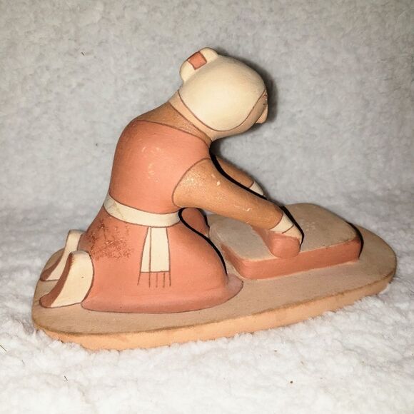 Lawrence Dilt Pottery  - Picture 5 of 7